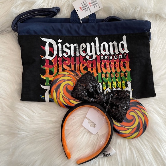 Disneyland Cinch Bag & Ears Bundle - Picture 2 of 13